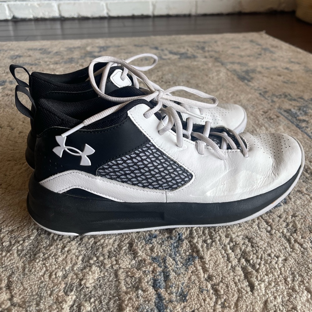Under Armour Men’s basketball shoes Size 10.5